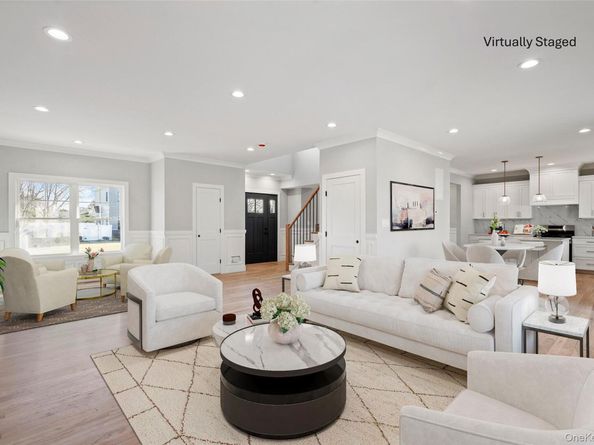 8 Violet Avenue, Hicksville NY 11801