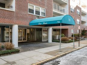 711 Shore Road 3 C, Long Beach NY 11561