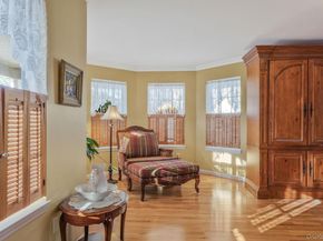 5 Old Neck Court, Manorville NY 11949