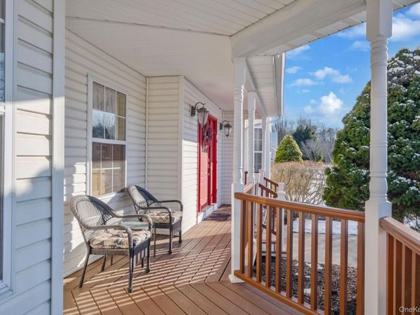 5 Old Neck Court, Manorville NY 11949