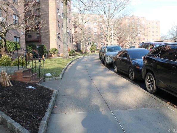 87-30 204th Street B56, Hollis NY 11423