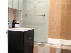 87-30 204th Street B56, Hollis NY 11423