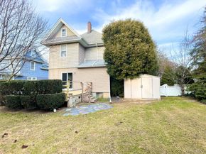 2752 Academy Street, Oceanside NY 11572