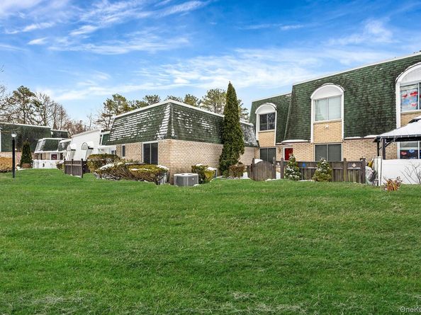 615 Blue Ridge Drive 615, Medford NY 11763