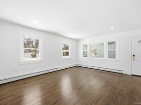 78 Roslyn Street, Islip Terrace NY 11752