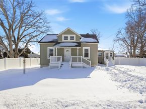 78 Roslyn Street, Islip Terrace NY 11752