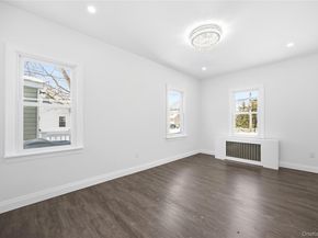 78 Roslyn Street, Islip Terrace NY 11752