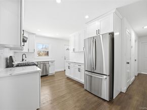 78 Roslyn Street, Islip Terrace NY 11752