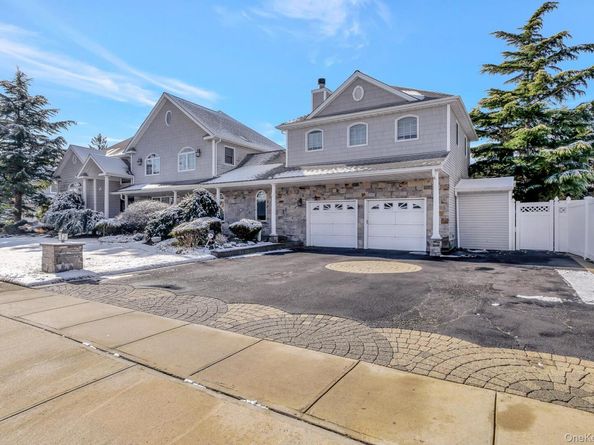 110 Thornwood Road, Massapequa Park NY 11762