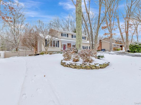 25 Sheryl Crescent, Smithtown NY 11787