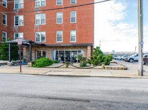 560 W Broadway 1H, Long Beach NY 11561