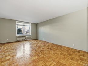 560 W Broadway 1H, Long Beach NY 11561