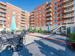 560 W Broadway 1H, Long Beach NY 11561