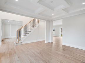 35 Main Parkway, Plainview NY 11803