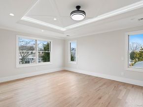 35 Main Parkway, Plainview NY 11803