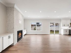 35 Main Parkway, Plainview NY 11803