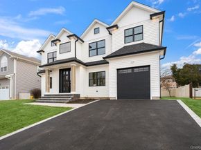 35 Main Parkway, Plainview NY 11803