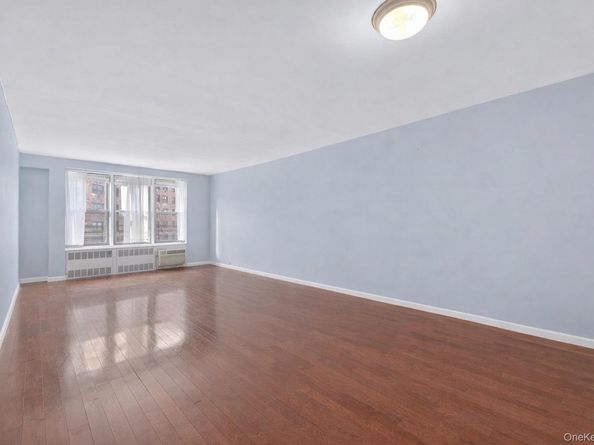 58-03 Calloway Street 4JJ, Corona NY 11368