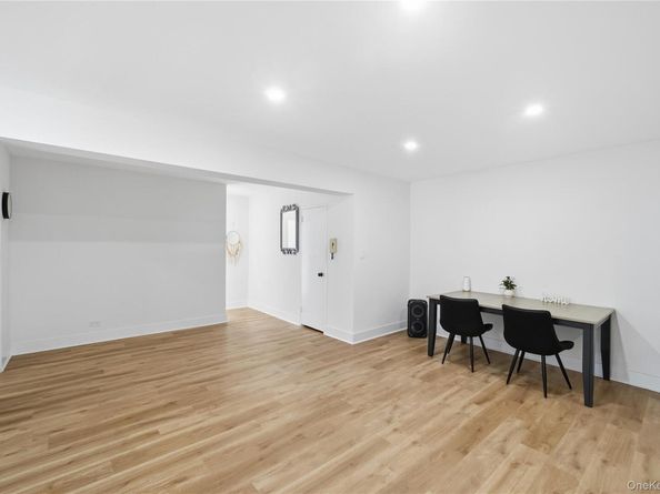 226-26 Union Turnpike 1R, Bayside NY 11364