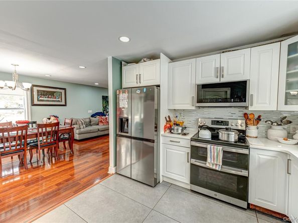 85 Bayview Avenue, East Patchogue NY 11772