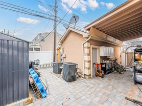 88 Elmwood Street, Plainview NY 11803