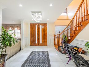 88 Elmwood Street, Plainview NY 11803