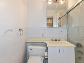 25 PARK Place 2G, Great Neck NY 11021