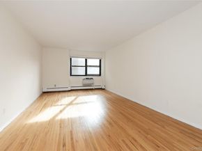 25 PARK Place 2G, Great Neck NY 11021