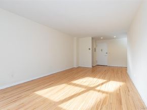 25 PARK Place 2G, Great Neck NY 11021