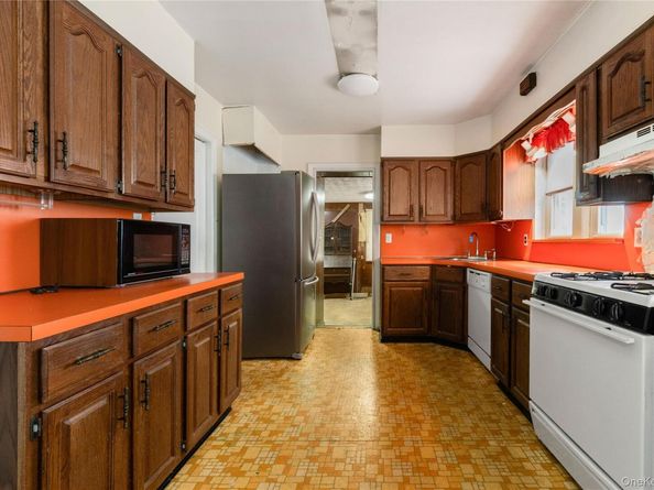 18547 80th Road, Jamaica Estates NY 11432