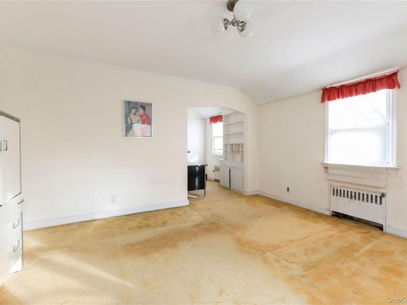 18547 80th Road, Jamaica Estates NY 11432