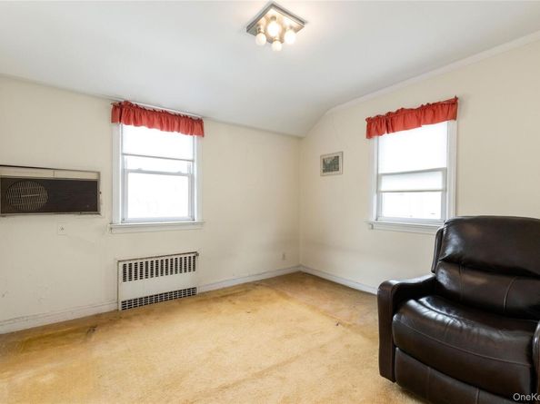 18547 80th Road, Jamaica Estates NY 11432