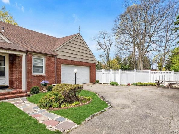 757 Bixby Drive, Baldwin NY 11510