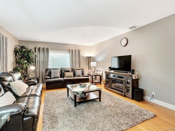 757 Bixby Drive, Baldwin NY 11510