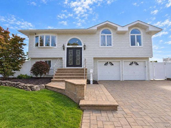 2989 Charlotte Drive, Merrick NY 11566