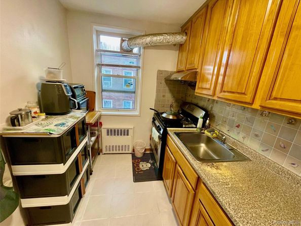 143-40 41st Ave 143-40 41st Avenue 6, Flushing NY 11355