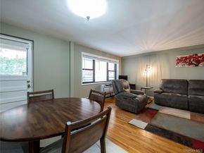 25 Park Place 2C, Great Neck NY 11021