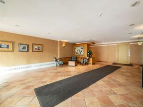 25 Park Place 2C, Great Neck NY 11021