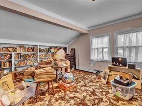 24 Piermont Court, Melville NY 11747