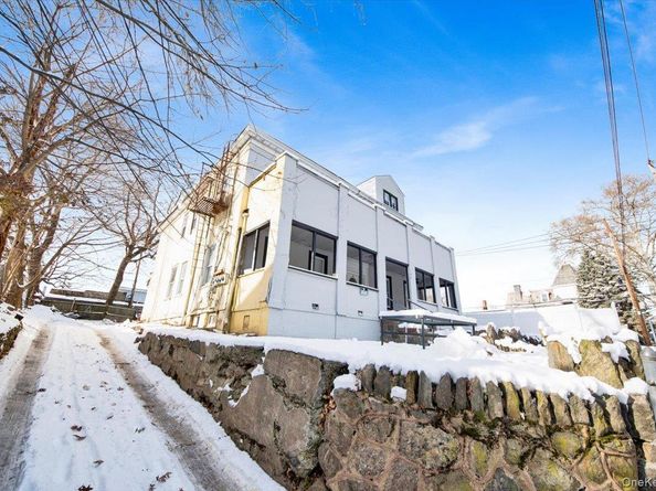 206 S 9th Avenue, Mount Vernon NY 10550