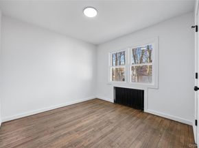 119 E Pennywood Avenue, Roosevelt NY 11575