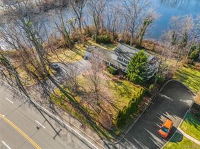 11 Searingtown Road, Searingtown NY 11507