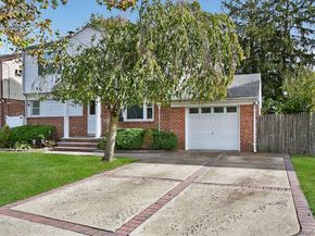 452 Latham Road, Mineola NY 11501