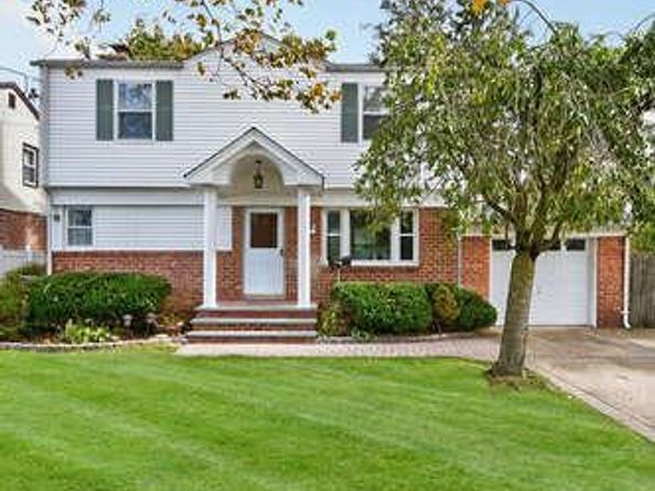 452 Latham Road, Mineola NY 11501