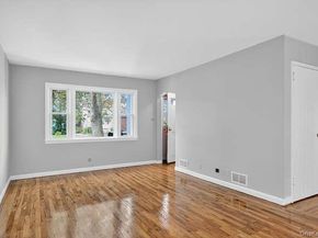 452 Latham Road, Mineola NY 11501