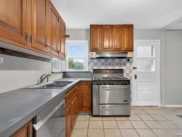 452 Latham Road, Mineola NY 11501