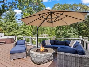 17 Plane Tree Lane, Dix Hills NY 11746