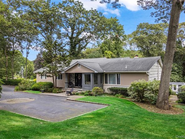 17 Plane Tree Lane, Dix Hills NY 11746