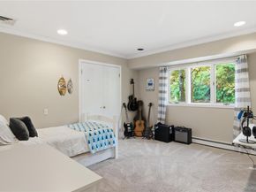 17 Plane Tree Lane, Dix Hills NY 11746