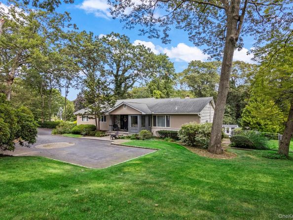 17 Plane Tree Lane, Dix Hills NY 11746